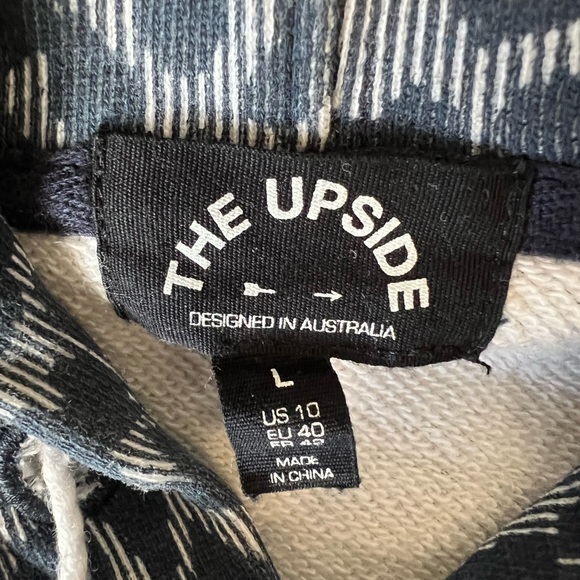 The Upside- Blue Leopard Print Hoodie - Size L - Picture 4 of 6